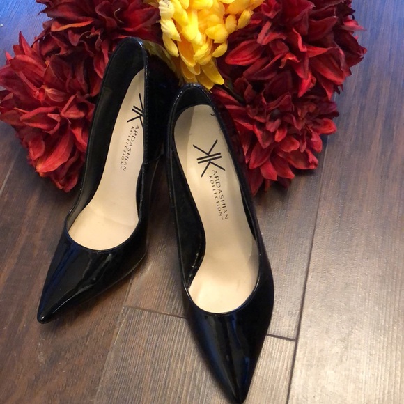 Women’s Kardashian Kollection Black Stilletto 4” Heels!! Size 6.5!! - Picture 2 of 6